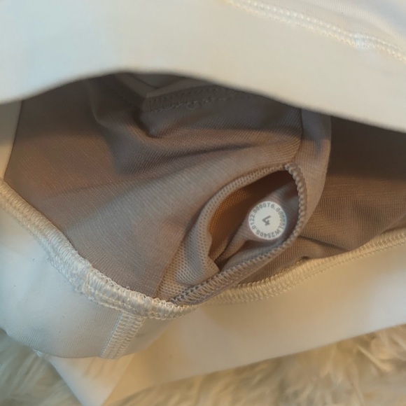 Lululemon energy bra - Picture 3 of 3